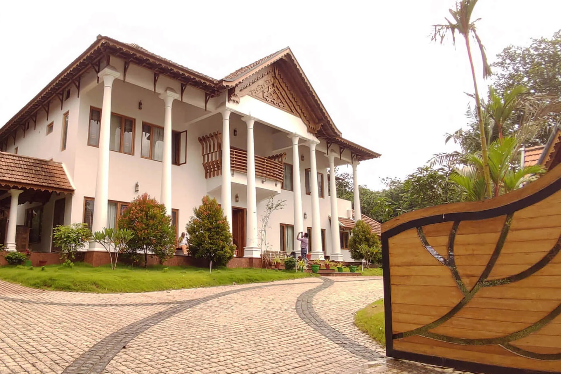 House of Grandeur